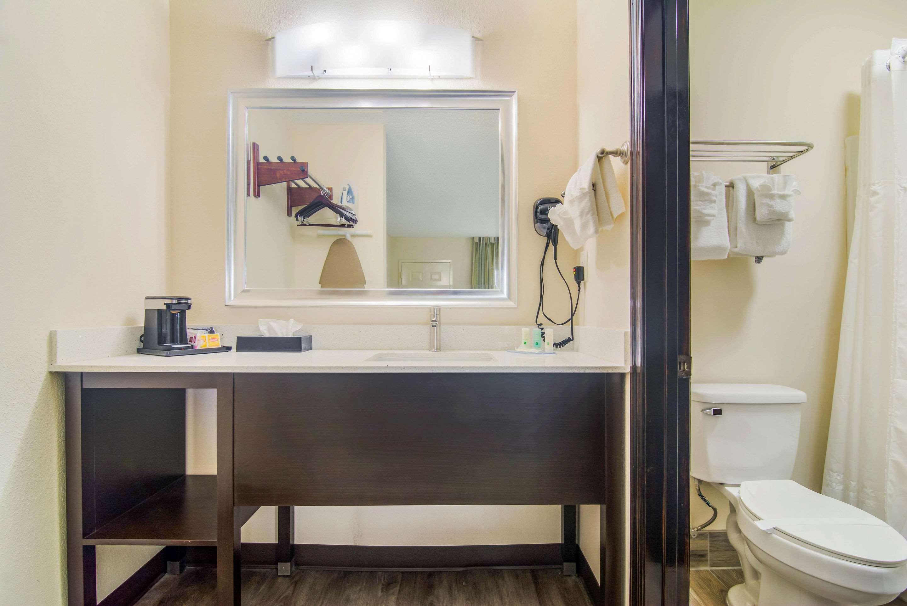 Quality Inn & Suites Лейк Сити Екстериор снимка
