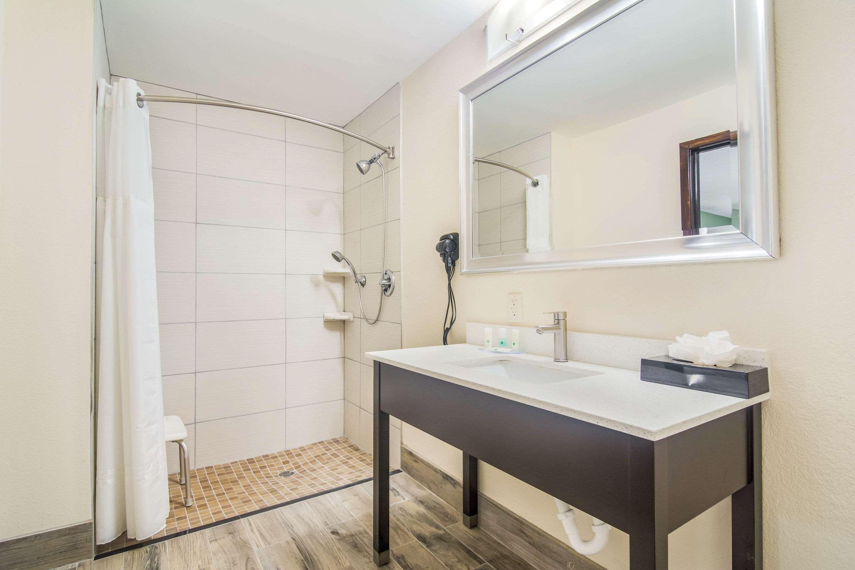 Quality Inn & Suites Лейк Сити Екстериор снимка