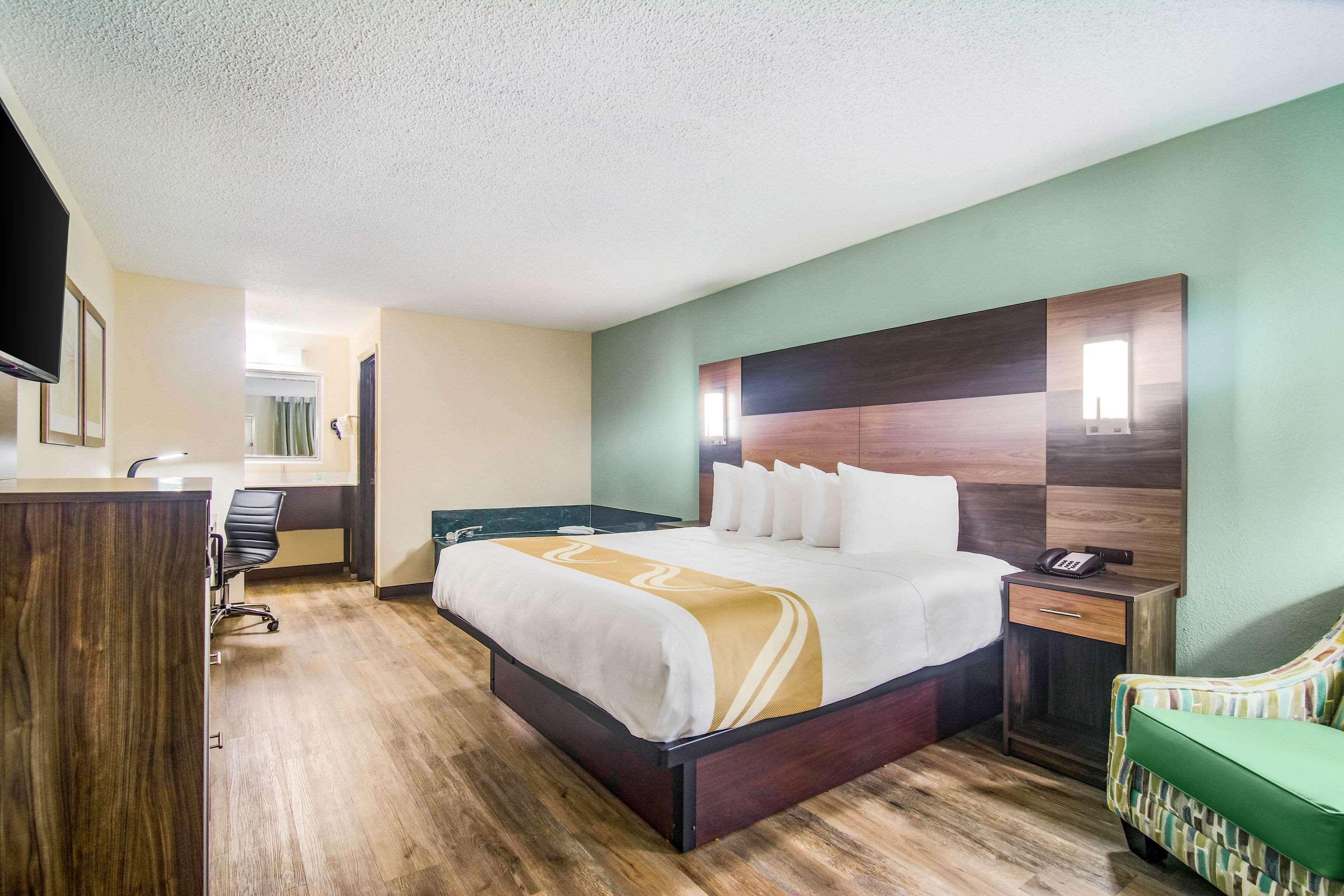 Quality Inn & Suites Лейк Сити Екстериор снимка