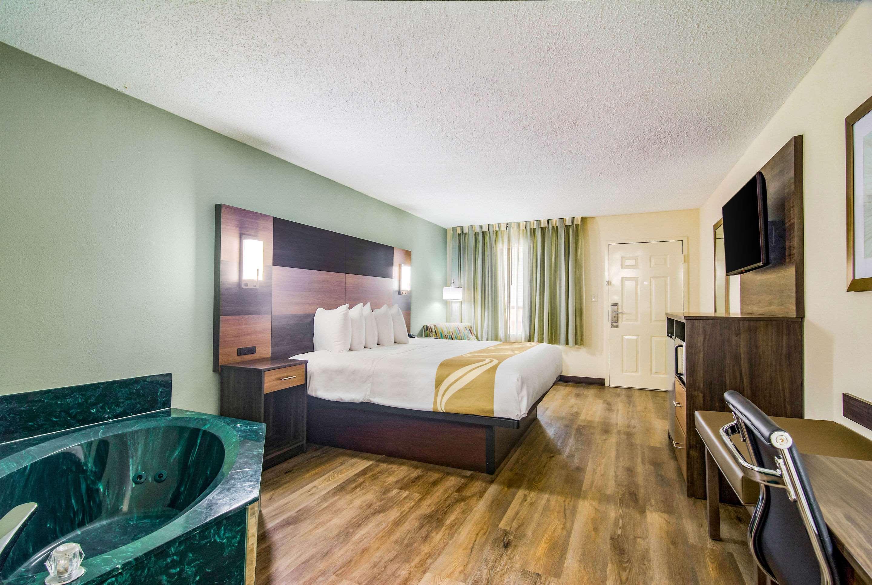 Quality Inn & Suites Лейк Сити Екстериор снимка